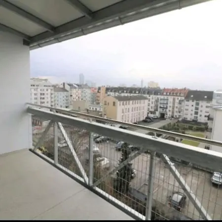 3 Bedroom Furnished In Frankfurt *