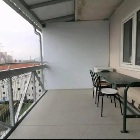 3 Bedroom Furnished In Frankfurt *
