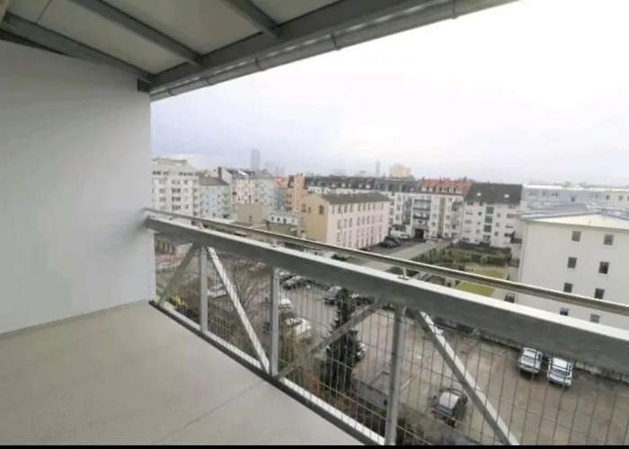 3 Bedroom Furnished In Frankfurt *