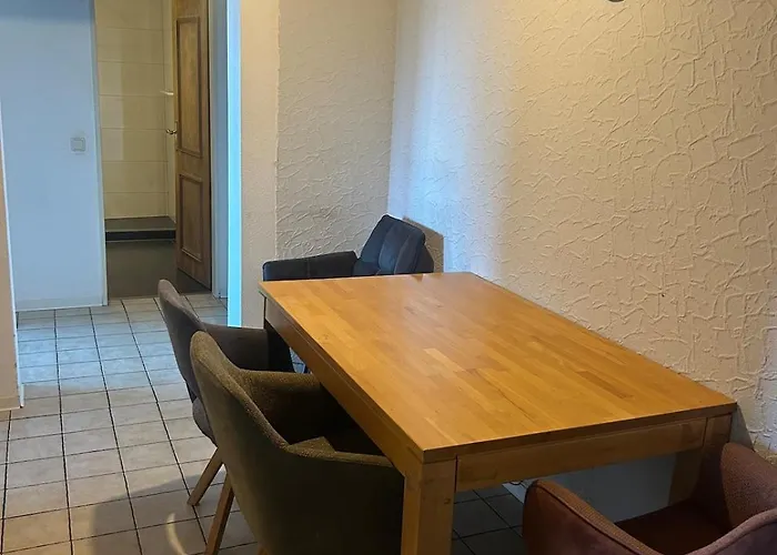 3 Bedroom Furnished In Frankfurt 아파트